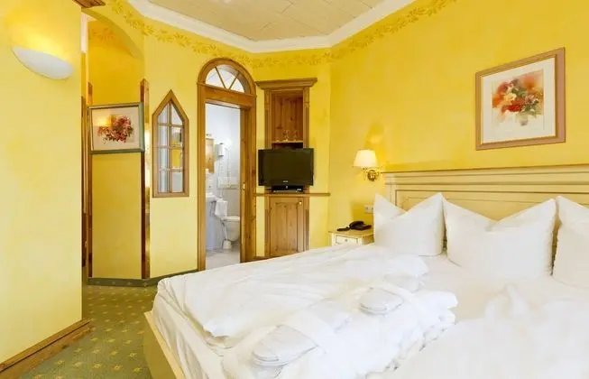 Tek Büyük Yataklı Oda, Balkon, Bahçe Manzaralı