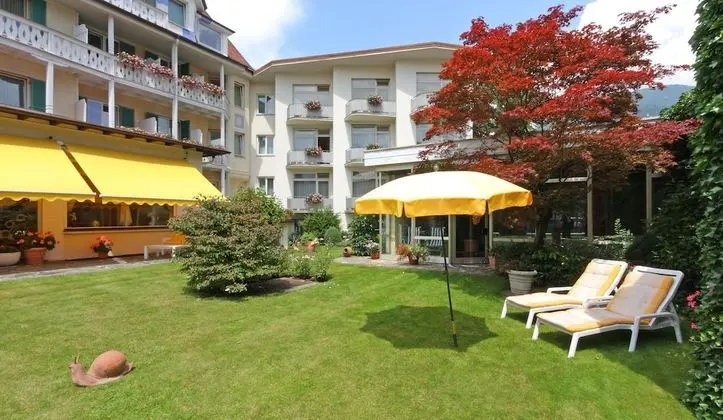 Tek Büyük Yataklı Oda, Balkon, Bahçe Manzaralı