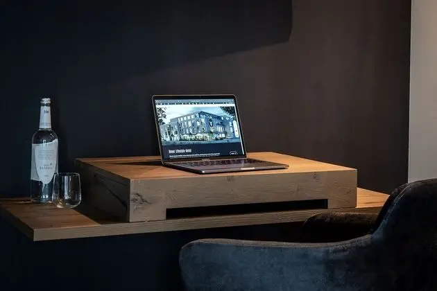 Business Dört Kişilik Oda