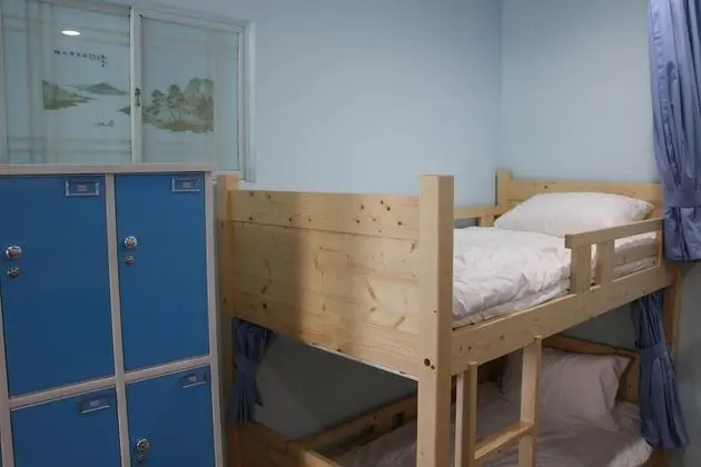 Standard Ortak Ranzalı Oda, Karma Ranzalı Oda, Ortak Banyo (No Amenities, No Windows)