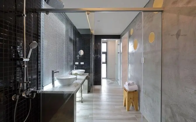 Design Dört Kişilik Oda, 2 Büyük (Queen) Boy Yatak, Sigara İçilmez