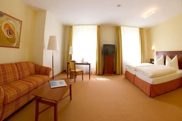 Comfort Tek Büyük Yataklı Oda