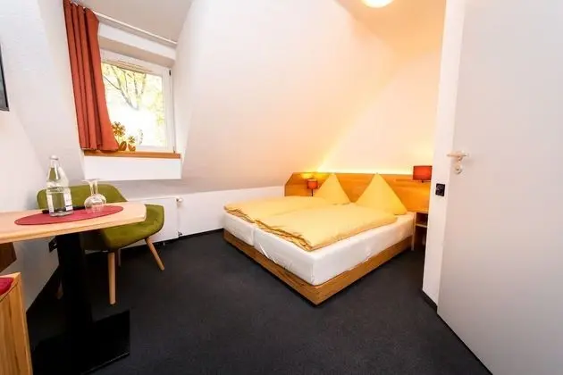 Business Tek Büyük Yataklı Oda