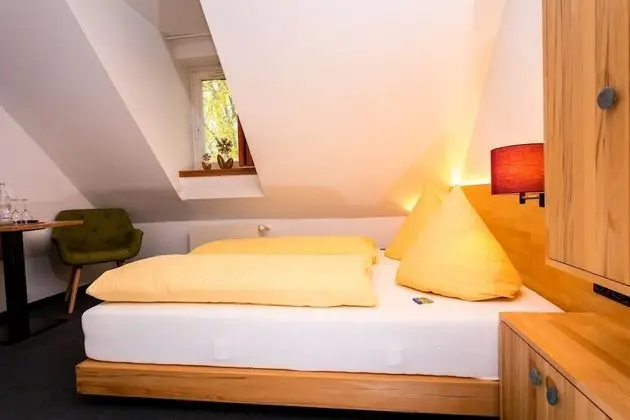 Business Tek Büyük Yataklı Oda