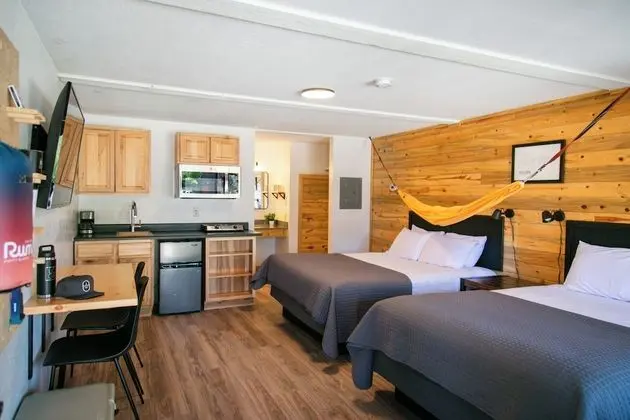 Deluxe Oda, 2 Büyük (Queen) Boy Yatak