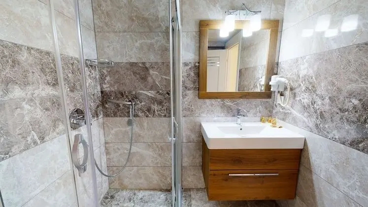 Superior Tek Büyük veya İki Ayrı Yataklı Oda