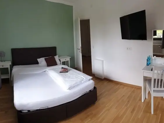 Tek Büyük Yataklı Oda