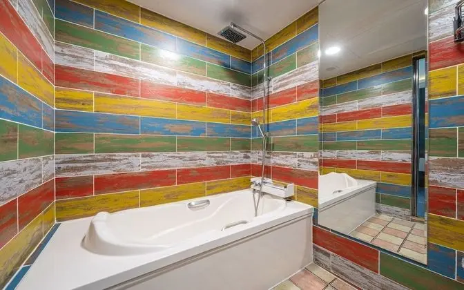 Oda (Premium (65-inch TV Netflix free view)