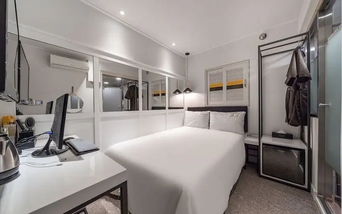 Oda (Standard room (55-inch TV watching al)