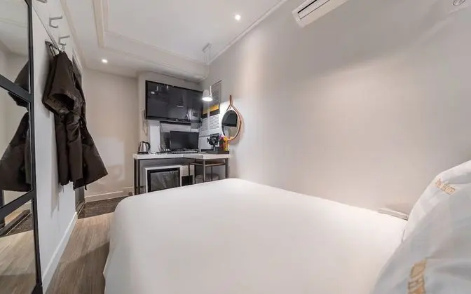 Oda (Standard room (55-inch TV watching al)