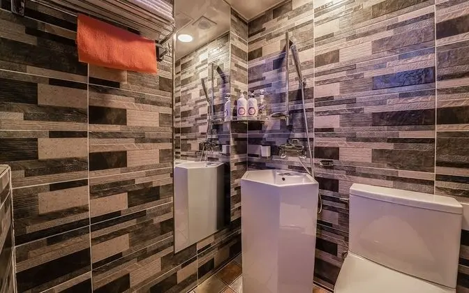 Oda (Standard room (55-inch TV watching al)