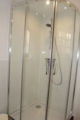 Basic Tek Büyük Yataklı Oda, 1 Büyük (Queen) Boy Yatak, Sigara İçilmez