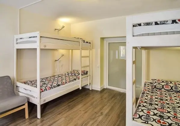 Basic Ortak Ranzalı Oda, Sadece kadınlar için (8 beds №2)