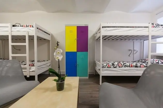 Basic Ortak Ranzalı Oda, Sadece kadınlar için (8 beds №2)