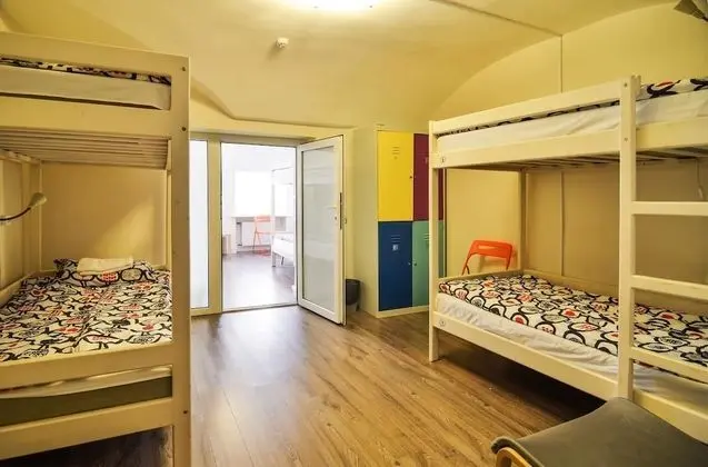 Basic Ortak Ranzalı Oda, Sadece kadınlar için (8 beds)