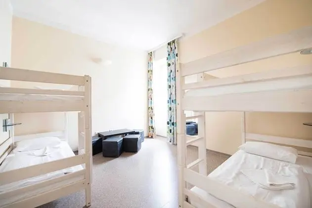 Bed in 8-Bed Mixed Dormitory Room