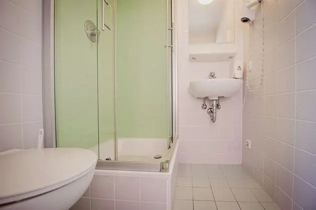 İki Ayrı Yataklı Oda, Özel Banyo