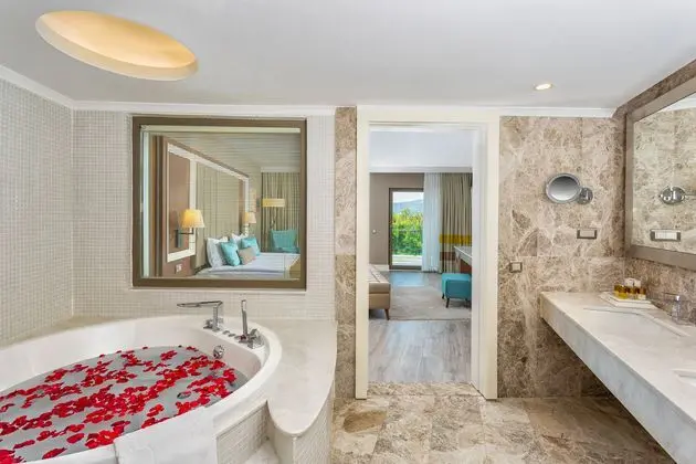 https://images.etstur.com/imgproxy/resize/2560x1440/files/images/hotelImages/etsrooms/517150/Wome_Deluxe_20250122121831_12.JPG