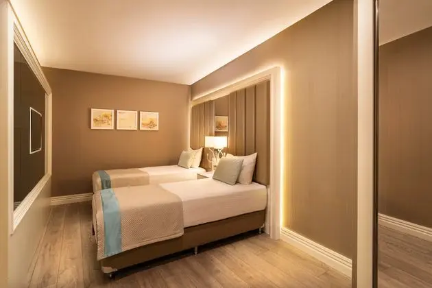 https://images.etstur.com/imgproxy/resize/2560x1440/files/images/hotelImages/etsrooms/517150/Wome_Deluxe_20250204172307_0.jpg