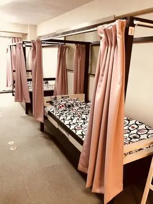 Ortak Ranzalı Oda, Sadece kadınlar için, Sigara İçilmez