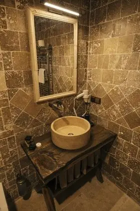 Suite, Jetted Tub
