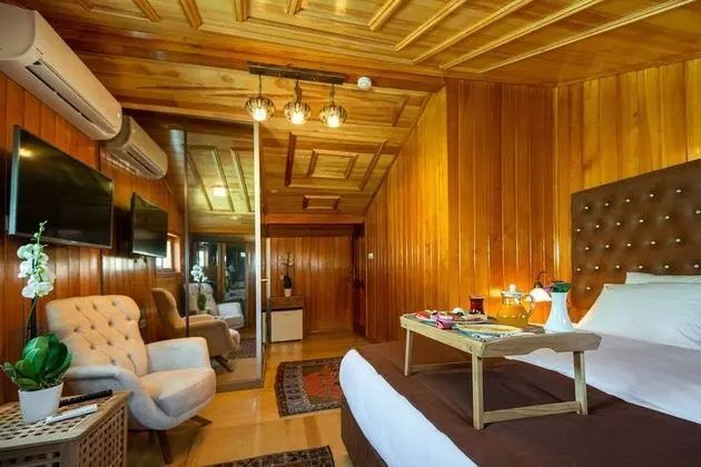 Honeymoon Penthouse