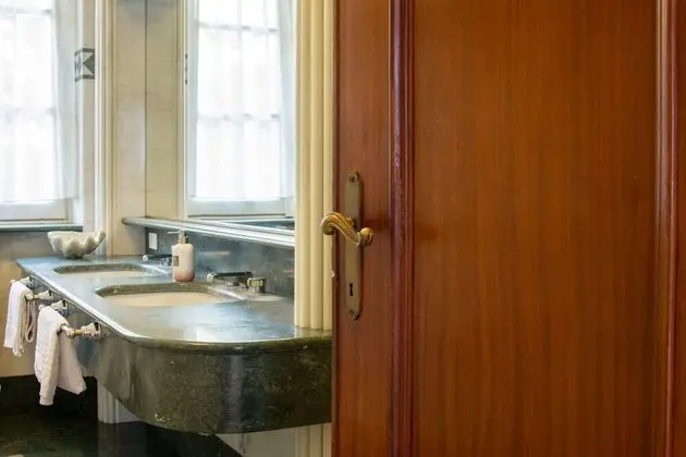 Villa, 5 Yatak Odası, Şömine