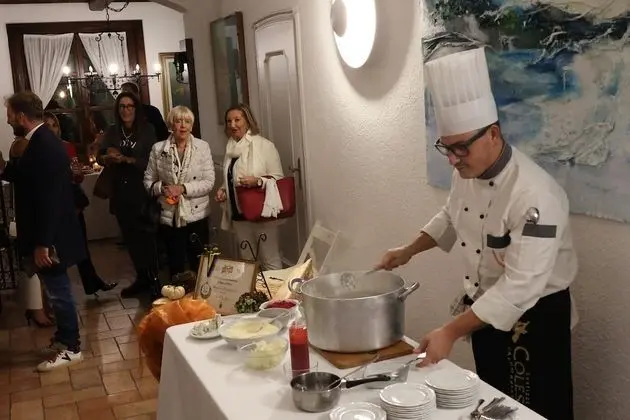 Villa, 5 Yatak Odası, Şömine