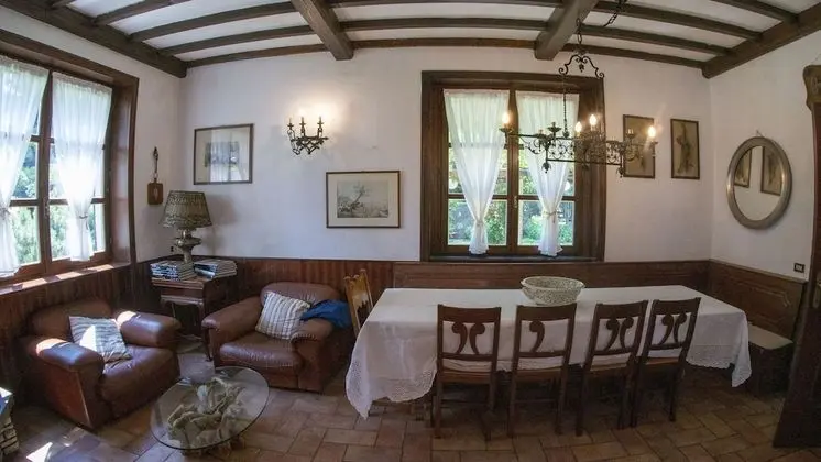 Villa, 5 Yatak Odası, Şömine