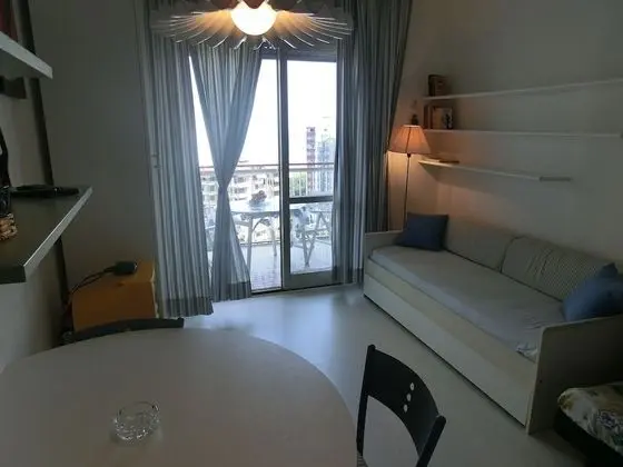 Stüdyo, Teras