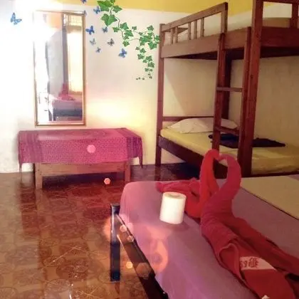 Deluxe Üç Kişilik Oda (with AC)