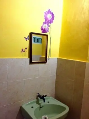 Deluxe Üç Kişilik Oda (with AC)
