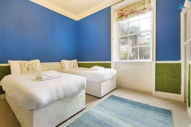 Apart Daire, 6 Yatak Odası