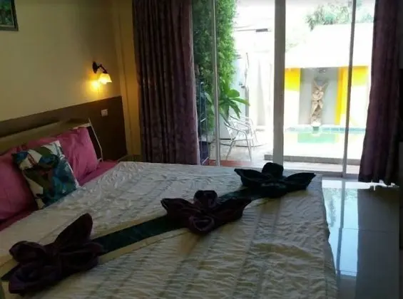 Wongsuwan Pool Villa 2 (3 bedrooms)