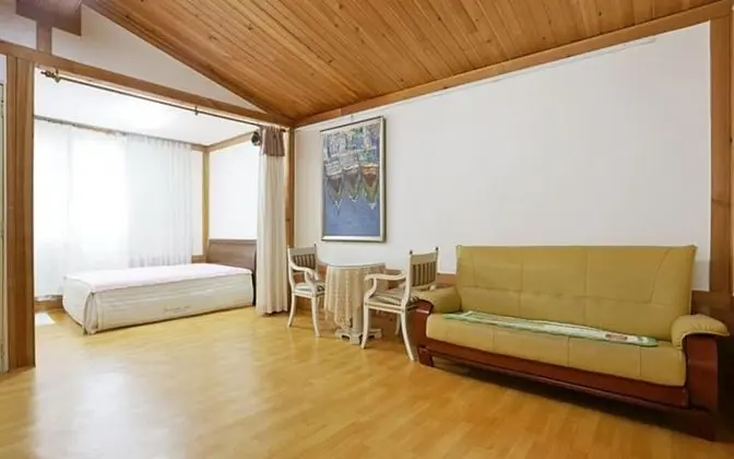 Oda (Family room)