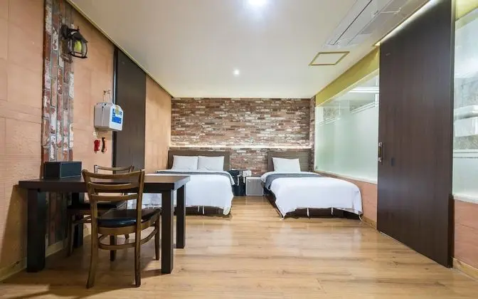 Oda (Red Clay Room Special Room-Twin (Netf)