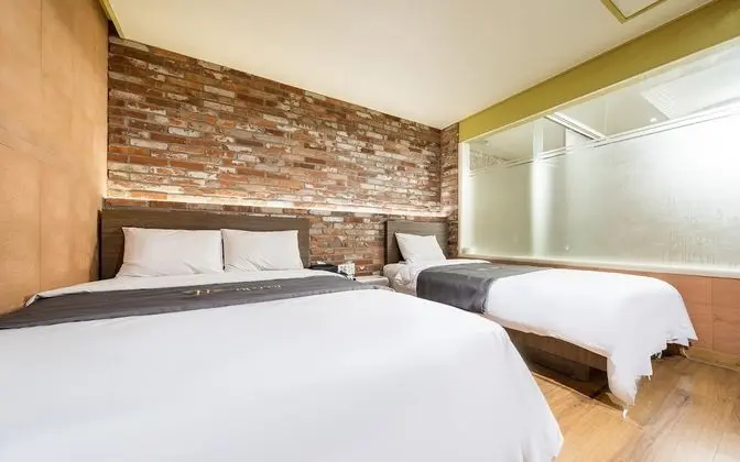 Oda (Red Clay Room Special Room-Twin (Netf)