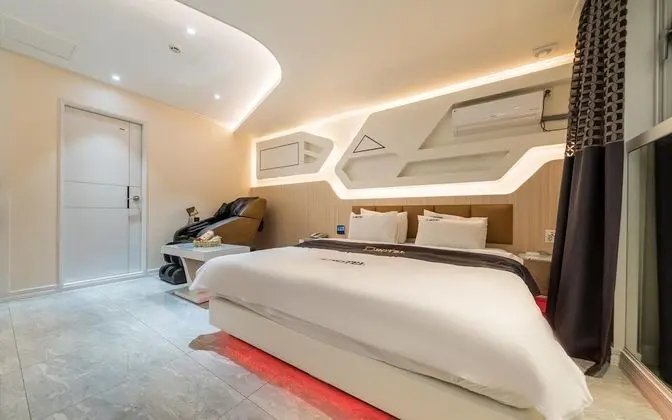 Oda (Drive-in luxury massage chair (Massag)