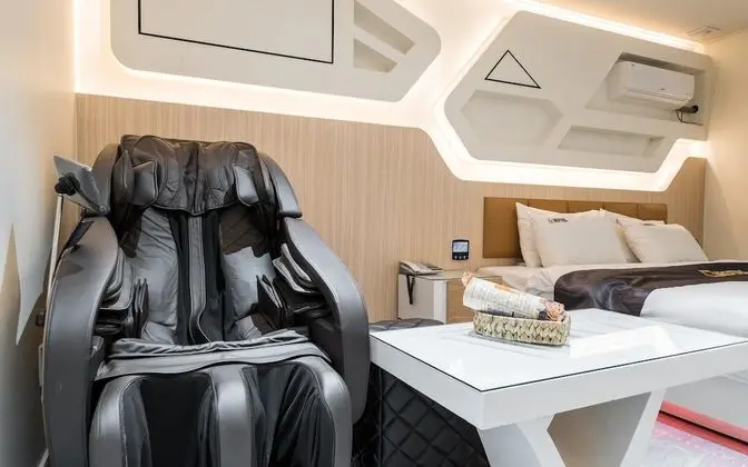 Oda (Drive-in luxury massage chair (Massag)