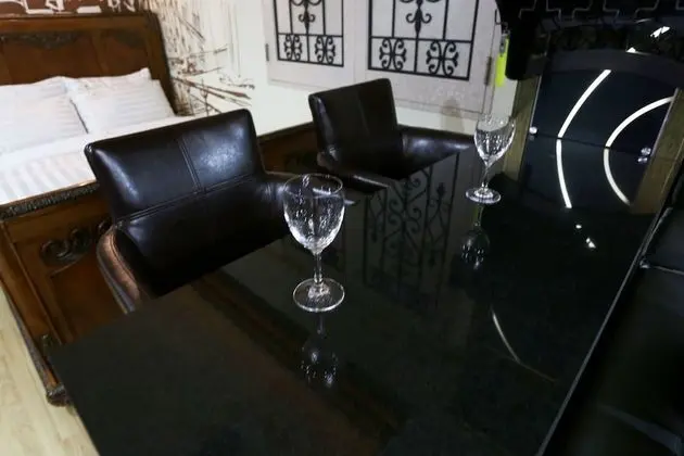 Oda (VIP Room (Netflix/PC available))