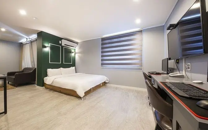 Oda (Special Room with Beam Projector (Cou)
