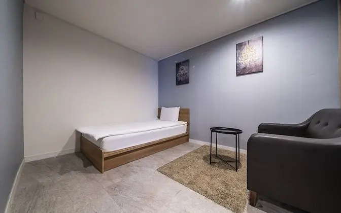 Oda (Special Room with Beam Projector (Cou)