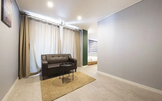 Oda (Special Room with Beam Projector (Cou)