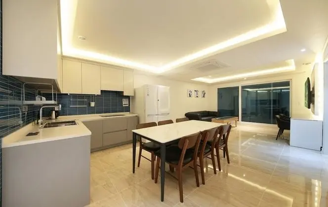 Oda (Condo type VIP (think stand three ind)