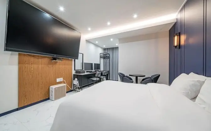 Oda (Special room (86-inch TV styler/game )