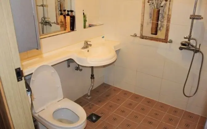 Oda (Room 1)