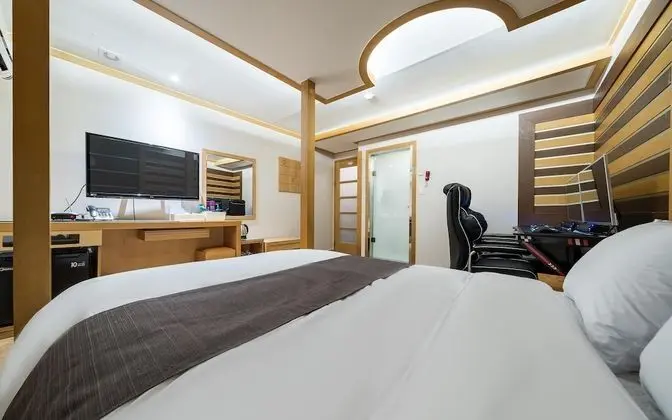 Oda (Gaming room (2PC GTX 1060))
