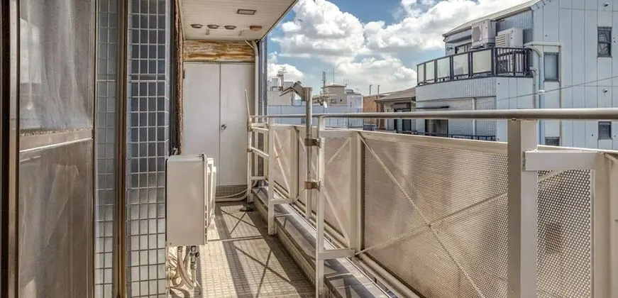 Apart Daire, Sigara İçilmez (4F)