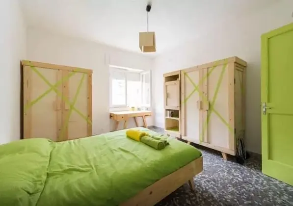 Tek Büyük Yataklı Oda, Ortak Banyo (Wood 3)