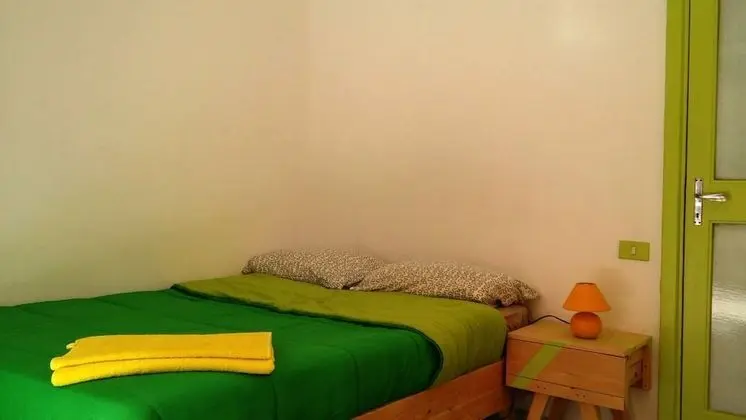 Tek Büyük Yataklı Oda, Ortak Banyo (Wood 3)